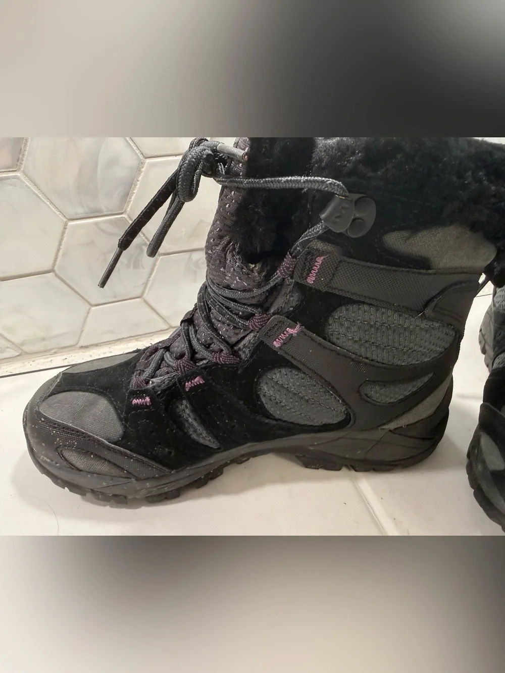 Merrell Damson Woman’s Black & Purple Waterproof Insulated Hiking Boots Sz 7.5